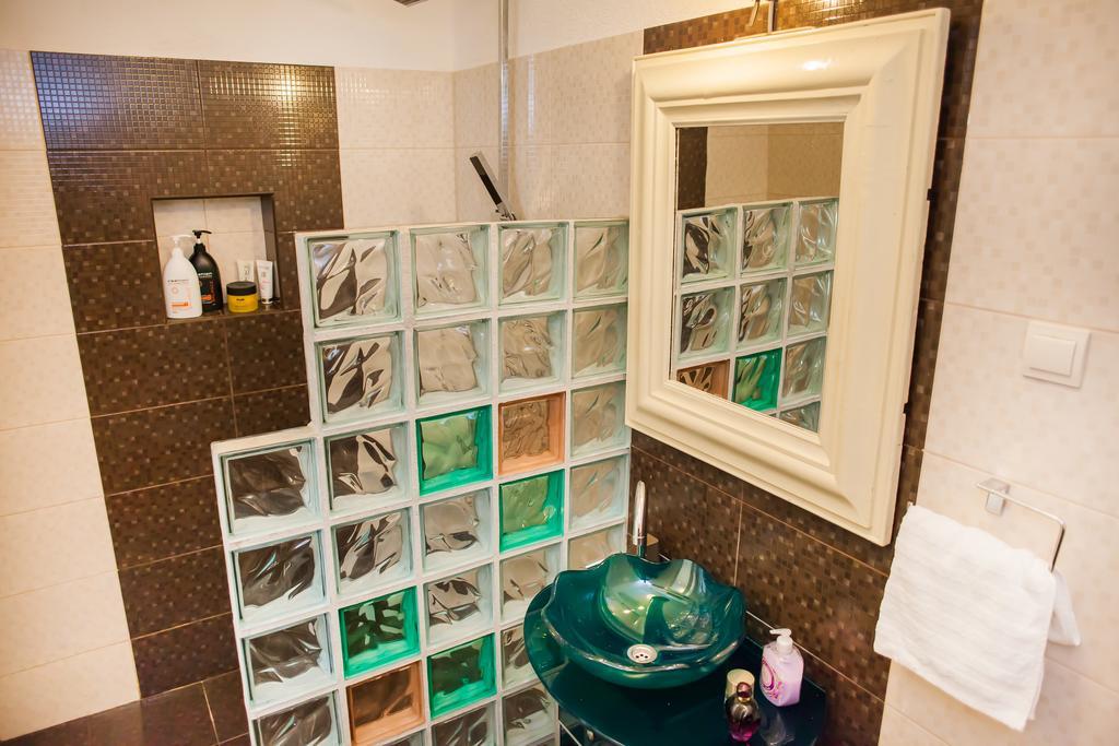 Apartments Laurus シベニク エクステリア 写真