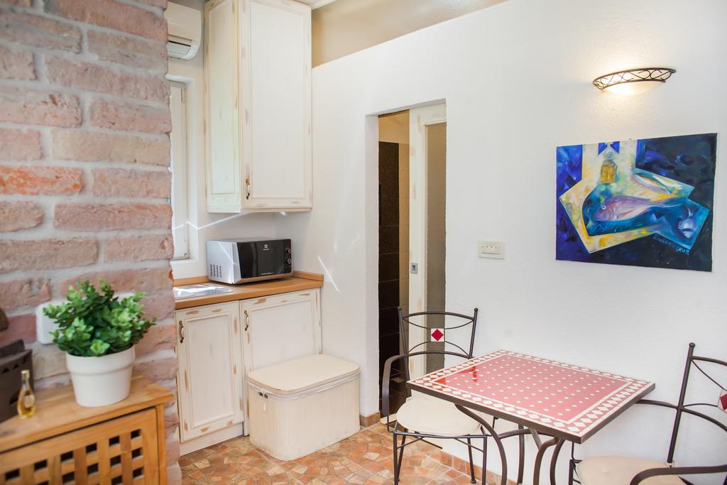 Apartments Laurus シベニク エクステリア 写真