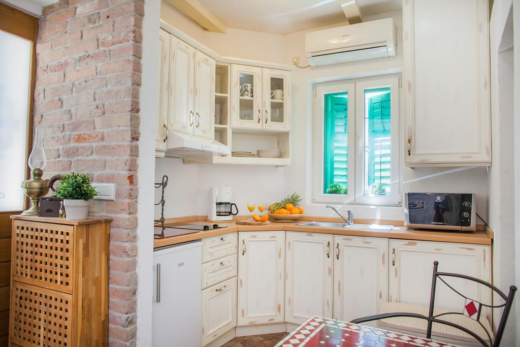 Apartments Laurus シベニク エクステリア 写真