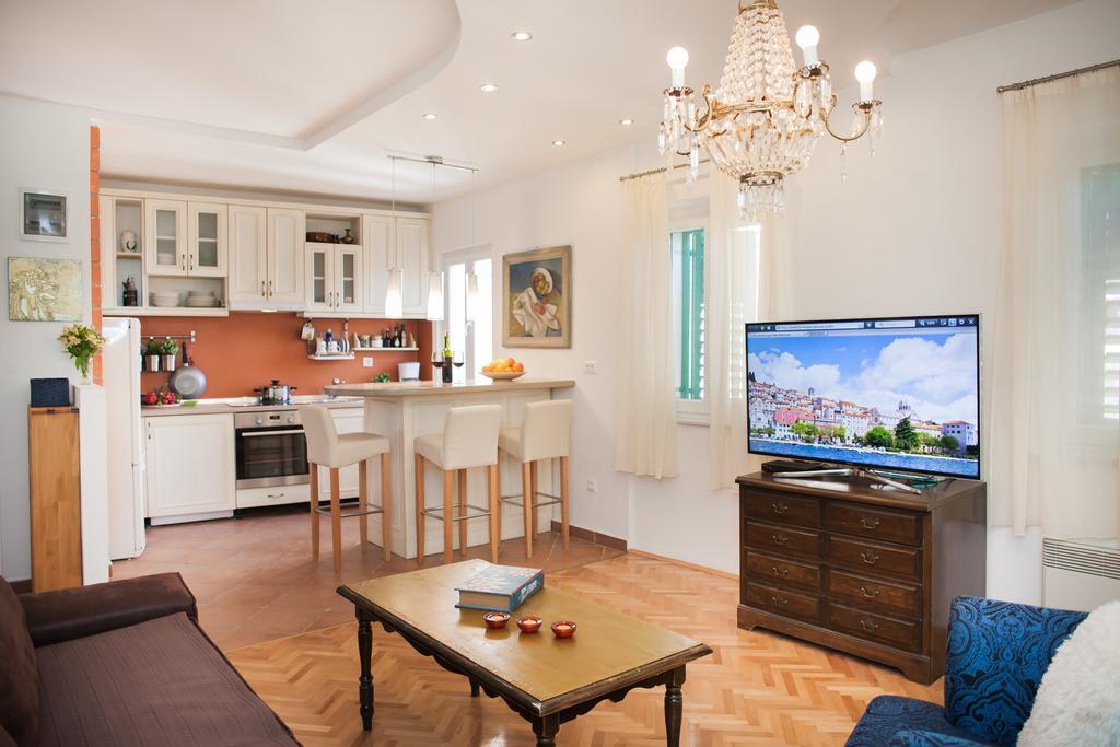 Apartments Laurus シベニク エクステリア 写真