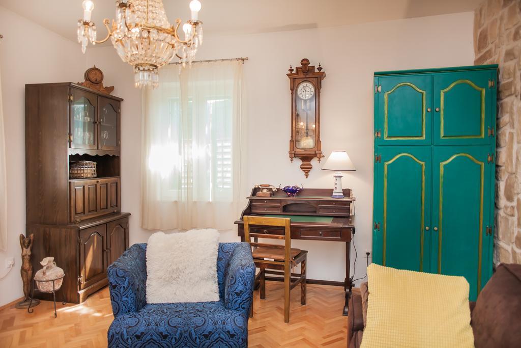 Apartments Laurus シベニク エクステリア 写真